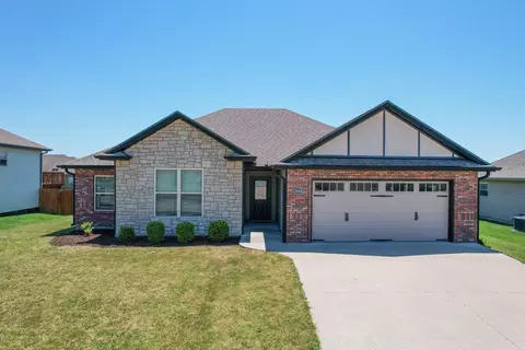 3604 Flatwater Dr, Columbia, MO 65202