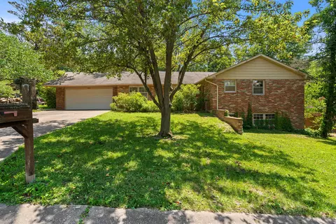 4004 Defoe Dr, Columbia, MO 65203