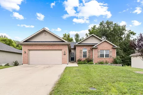 3800 Snow Leopard Dr, Columbia, MO 65202