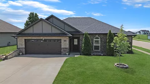 3600 Flatwater Dr, Columbia, MO 65202