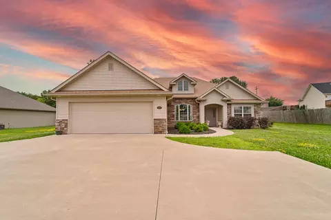 109 Blue Ridge Rd, Columbia, MO 65202