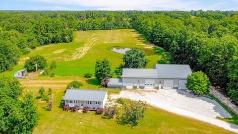 8810 N Reams Rd, Centralia, MO 65240 photo 1