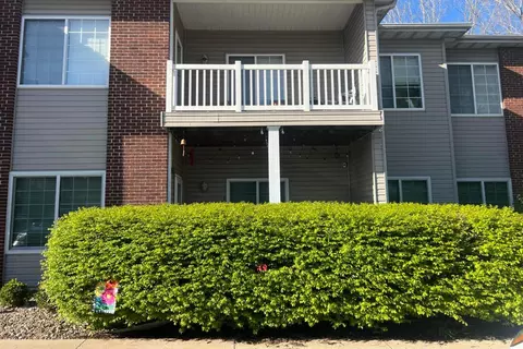 3800 Saddlebrook Pl #902, Columbia, MO 65202