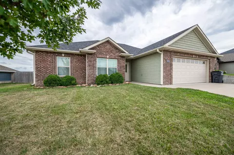 3600 Delwood Dr, Columbia, MO 65202