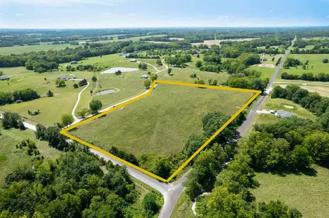 N Evert School Rd, Harrisburg, MO 65256