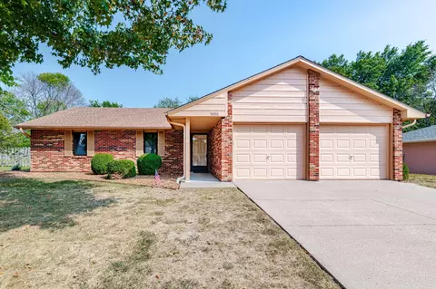 5000 Glencairn Dr, Columbia, MO 65203