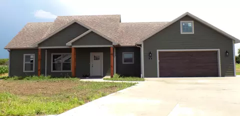 14 Carnival Ln, Centralia, MO 65240