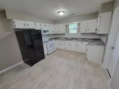 3705-3707 Greeley Dr, Columbia, MO 65202