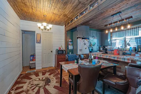 314 E 6th St, Salisbury, MO 65281 photo 8