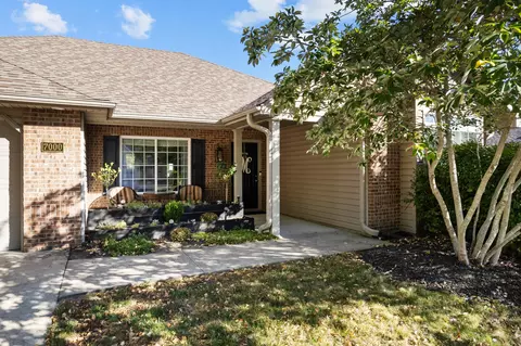 7000 Madison Creek Dr, Columbia, MO 65203