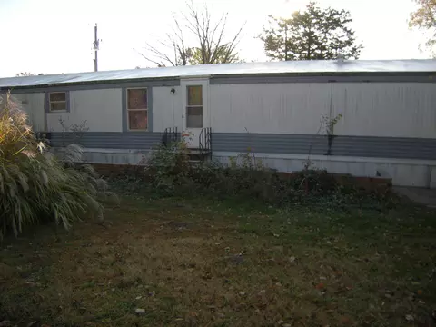 10446 N Flynt Ln, Hallsville, MO 65255