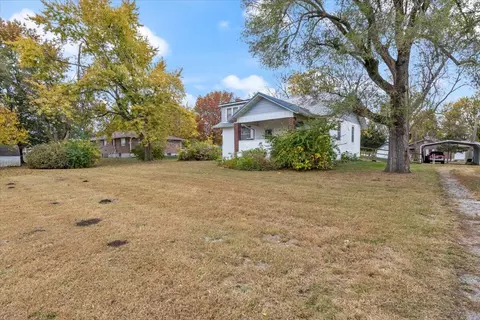 401 Manor Dr, Eldon, MO 65026 photo 1