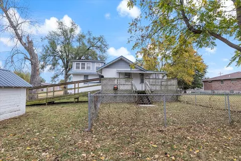 401 Manor Dr, Eldon, MO 65026 photo 7