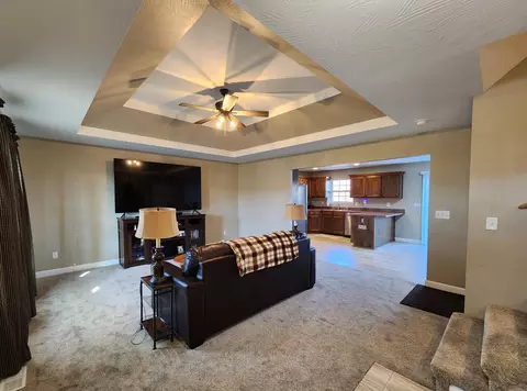 160 Saturn Ct, Holts Summit, MO 65043 photo 2