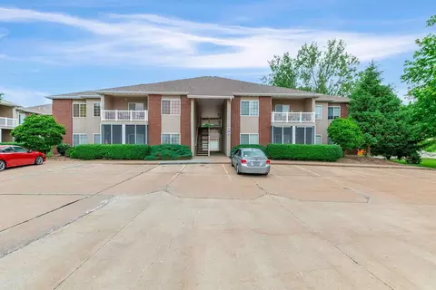 3800 Saddlebrook Pl #506, Columbia, MO 65202