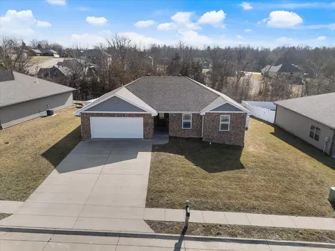 235 Davis Dr, Holts Summit, MO 65043 photo 1