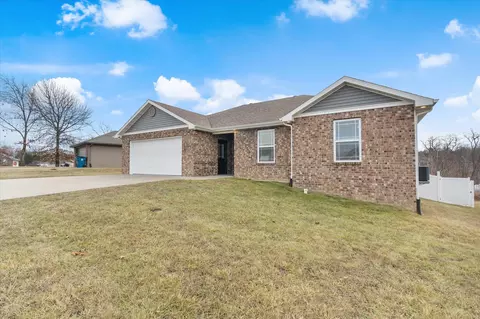 235 Davis Dr, Holts Summit, MO 65043 photo 3
