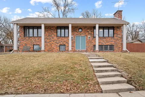 3809 W Rollins Rd, Columbia, MO 65203
