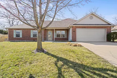 3911 Zambezi Dr, Columbia, MO 65202