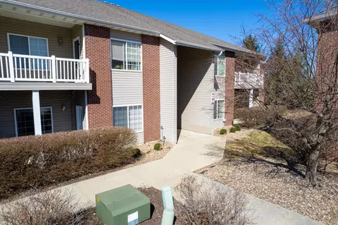 3800 Saddlebrook Pl #802, Columbia, MO 65202