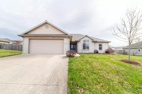 4002 Snow Leopard Dr, Columbia, MO 65202