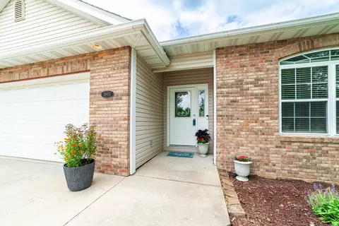5003 Chesapeake Ln, Columbia, MO 65202
