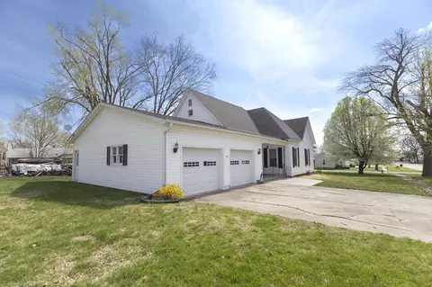 302 E 3rd St, Salisbury, MO 65281 photo 5