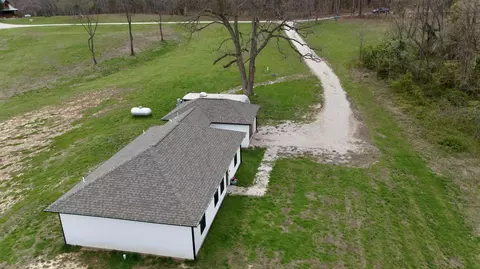 12490 Arrow Wood Dr, Tebbetts, MO 65080 photo 3