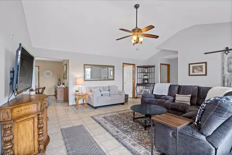 2973 E Buffalo Dr, Columbia, MO 65202 photo 5