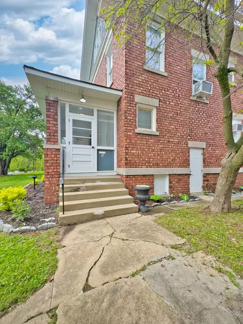 17 Windsor Pl, Moberly, MO 65270 photo 3