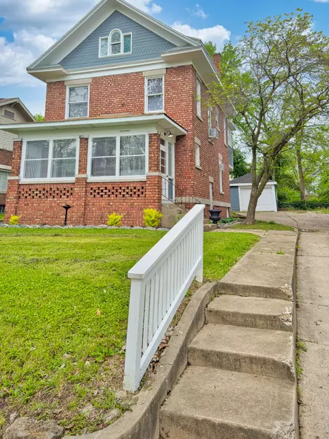 17 Windsor Pl, Moberly, MO 65270 photo 2