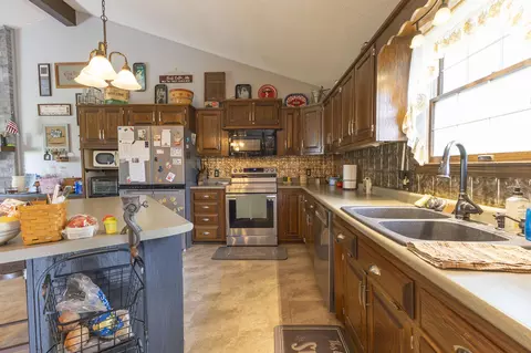 Kitchen - 3179 County Rd, Moberly, MO 65270 photo 2 of 3
