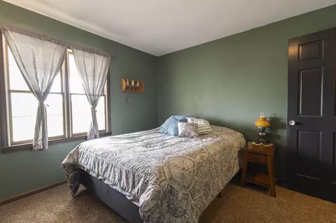 Bedroom - 3179 County Rd, Moberly, MO 65270 photo 5 of 15