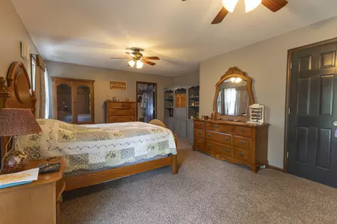 Bedroom - 3179 County Rd, Moberly, MO 65270 photo 2 of 15