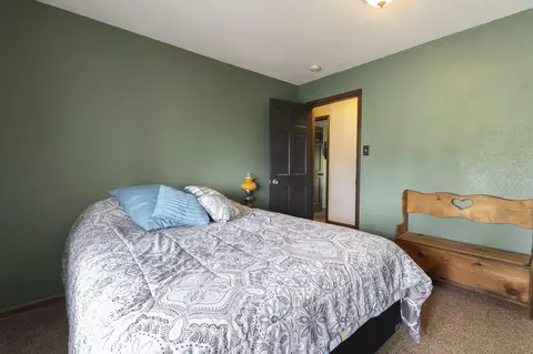 Bedroom - 3179 County Rd, Moberly, MO 65270 photo 6 of 15