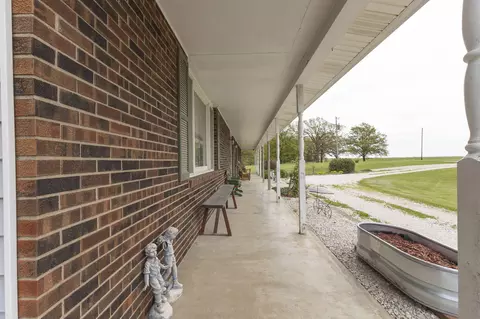 Exterior - 3179 County Rd, Moberly, MO 65270 photo 5 of 28