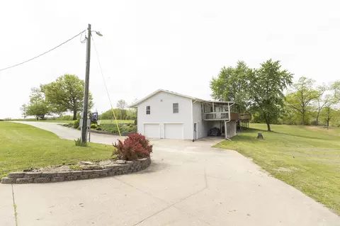 Exterior - 3179 County Rd, Moberly, MO 65270 photo 12 of 28