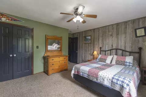 Bedroom - 3179 County Rd, Moberly, MO 65270 photo 9 of 15