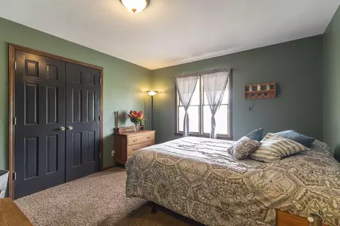 Bedroom - 3179 County Rd, Moberly, MO 65270 photo 4 of 15
