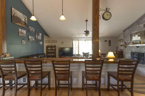 Dining - 3179 County Rd, Moberly, MO 65270 photo 1 of 3