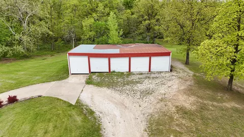 Exterior - 3179 County Rd, Moberly, MO 65270 photo 25 of 28