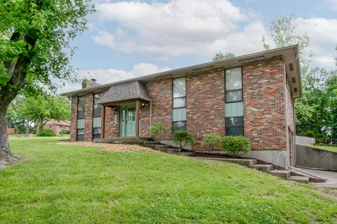 3515 Deer Run Dr, Columbia, MO 65202