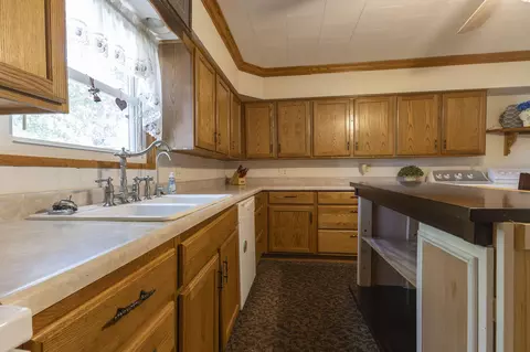 502 E 4th St, Salisbury, MO 65281 photo 18