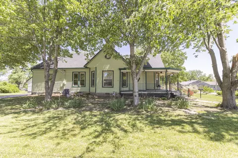 502 E 4th St, Salisbury, MO 65281 photo 5