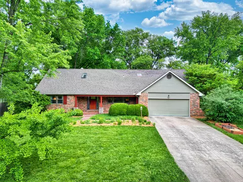 1209 Sunset Dr, Columbia, MO 65203