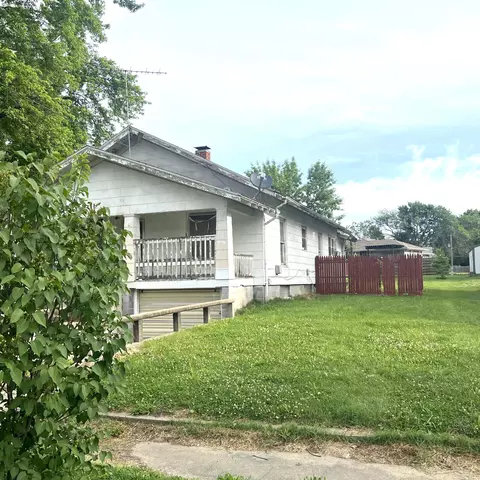 402 E 4th St, Salisbury, MO 65281 photo 1