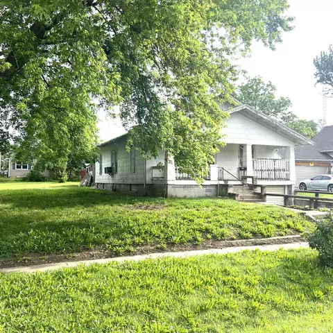 402 E 4th St, Salisbury, MO 65281 photo 2