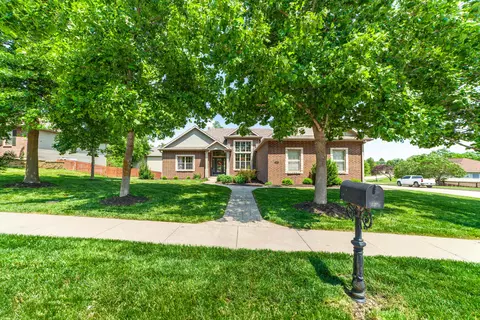 6904 Stanwood Dr, Columbia, MO 65203