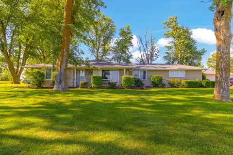 6774 Hwy 151, Centralia, MO 65240