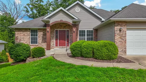606 Adens Woods Ct, Columbia, MO 65201